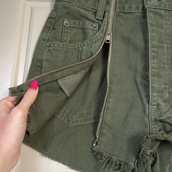 CARMAR LF Army Green High-Waisted Jean Shorts w/ Gold Zippers - Sz 27 - Picture 6 of 8